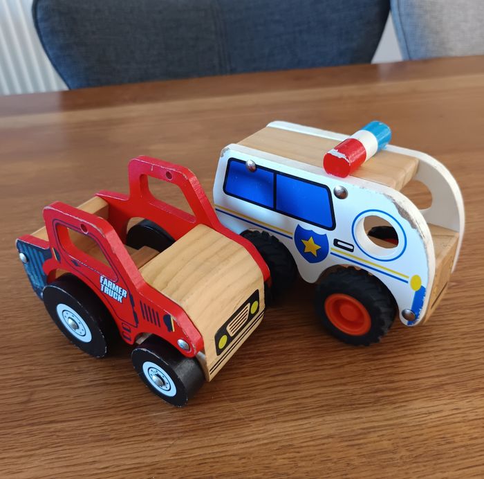 Lot de 2 voitures en bois - photo numéro 2
