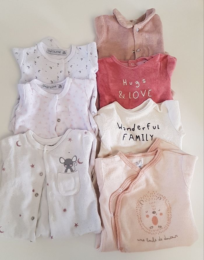 Lot 7 pyjamas taille 1mois