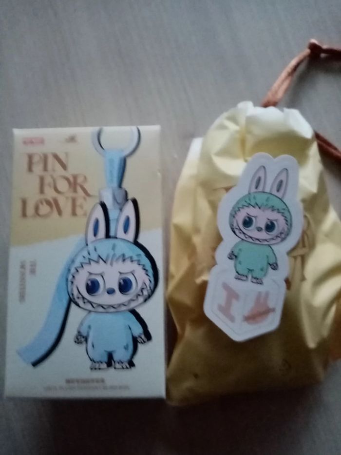pop mart the monsters labubu pin for love I - photo numéro 2