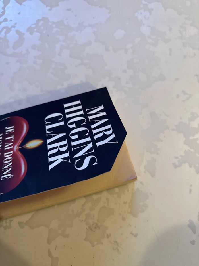 Livre je t’ai donné mon cœur - mary Higgins Clark - photo numéro 3