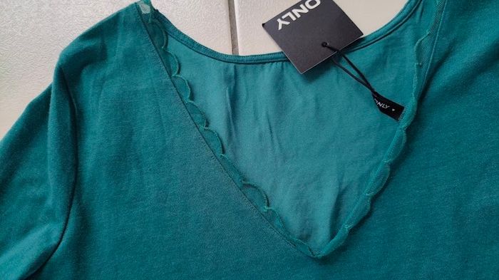 sweat only vert dos V bordure dentelle taille 36 NEUF - photo numéro 7