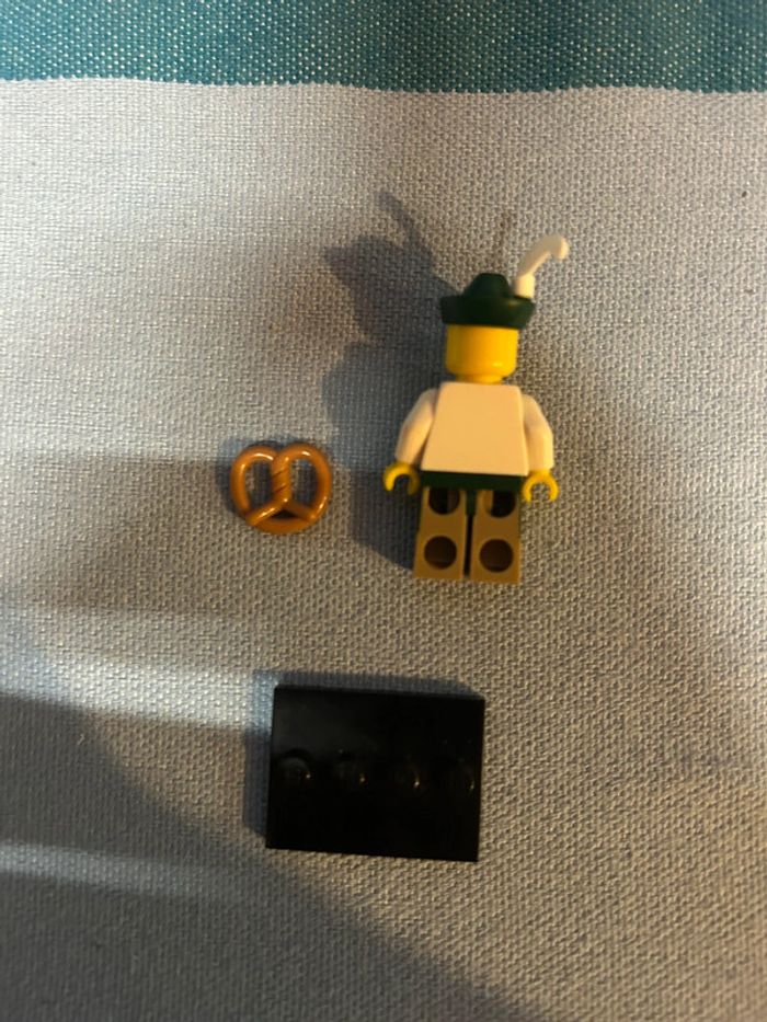 Lego Minifigure Lederhosen Bretzel Guy series 8 - photo numéro 2