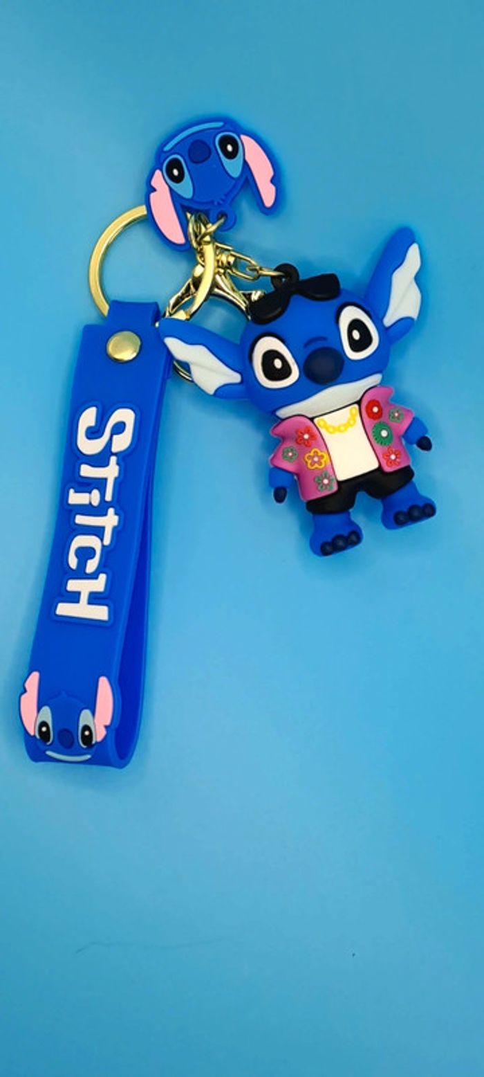 Porte-clés Stitch Disney • Lilo & Stitch • PVC Ultra-Résistant • Idée Cadeau Fan 🚀 (7) - photo numéro 2