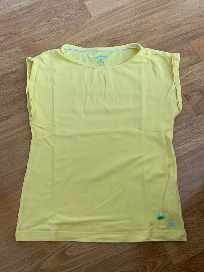 Tee-shirt sans manches taille 10ans