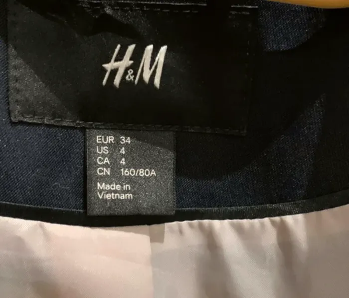 Manteau noir satiné H&m - photo numéro 4