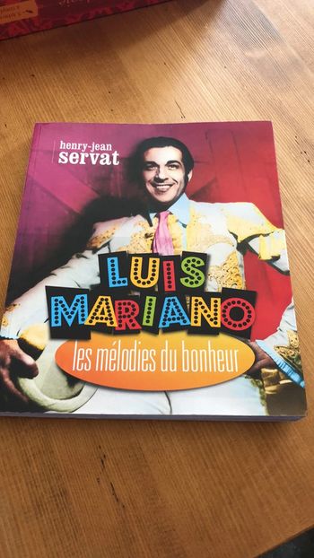 Livre biographique de Luis Mariano
