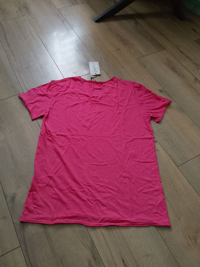T-shirt rose fushia uni col V manches courtes pour homme XL MTX - photo numéro 4
