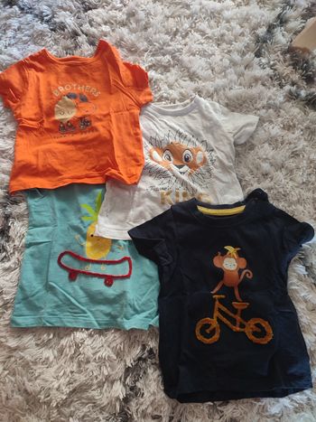 4 tshirts _ 9 mois