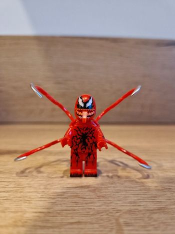 Figurine type lego Carnage Spiderman Marvel