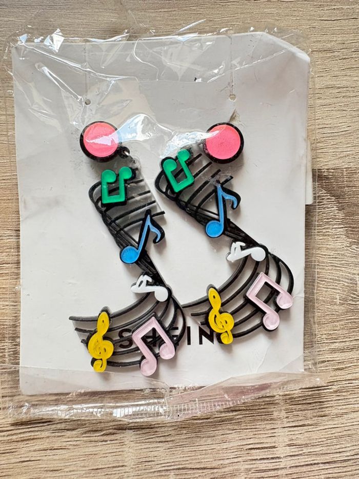 Grandes boucles d’oreilles notes de musique Shein