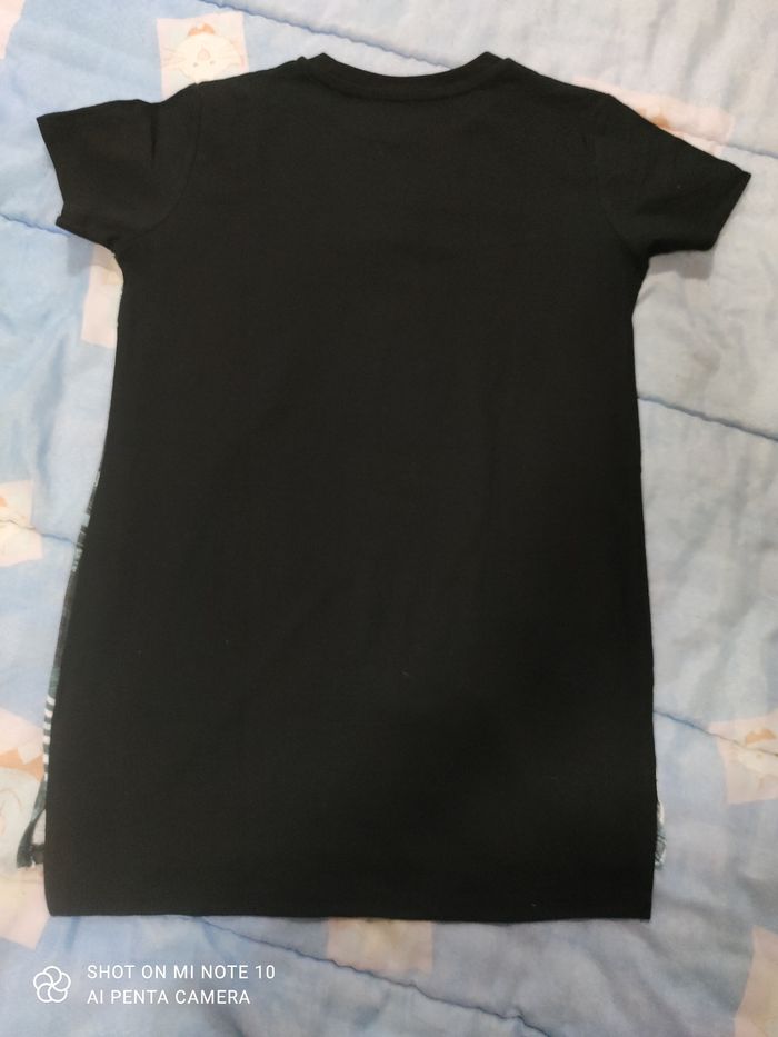 Tee-shirt neuf sans étiquette taille 10 ans - photo numéro 3