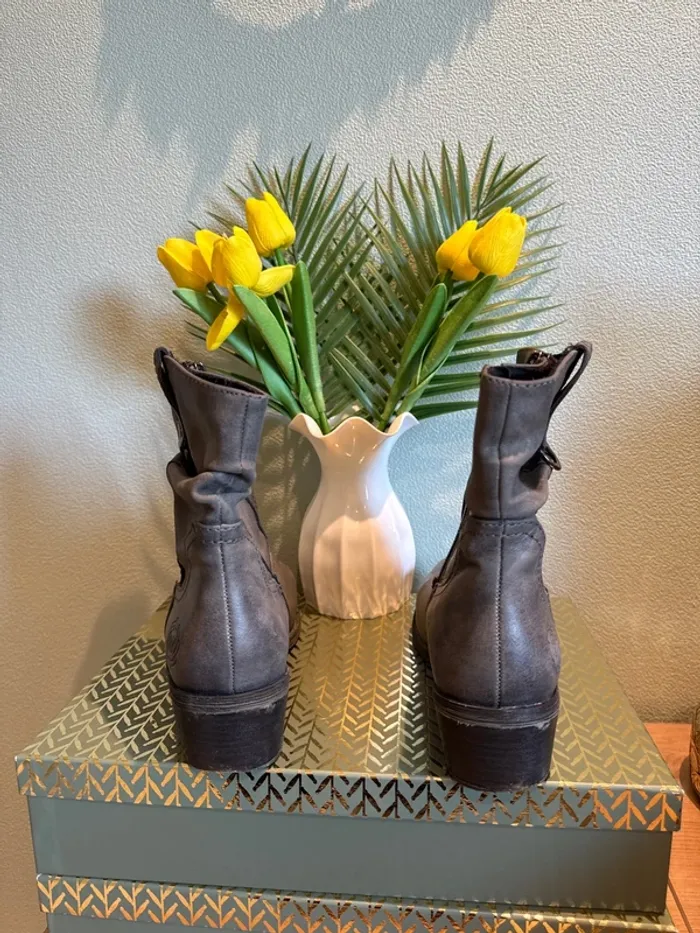 Jolies bottines style santiag femme 38 - photo numéro 3