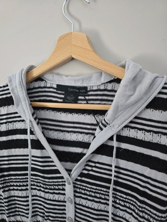 Sweat à capuche Calvin Klein Jeans rayé noir et blanc femme taille L – Style décontracté chic - photo numéro 3