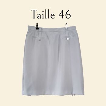 Belle jupe mi longue  taille 46 Grise , coupe droite