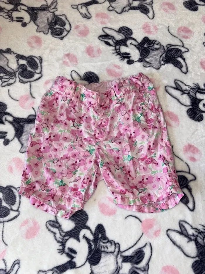 Short fille