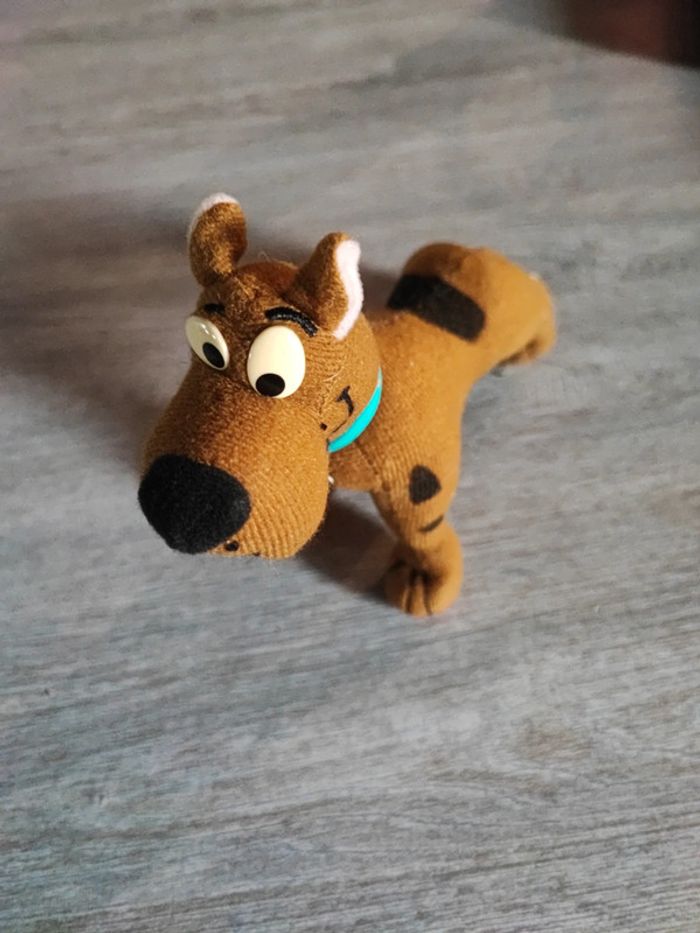 Peluche Scooby Doo 20 cm de long