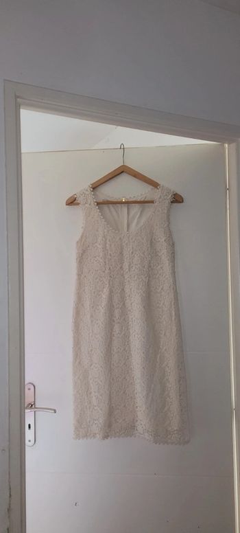 Robe en broderie beige dentelle Kookai comme neuve taille 38