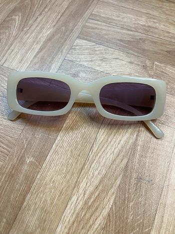 Lunettes de soleil look vintage et streetwear