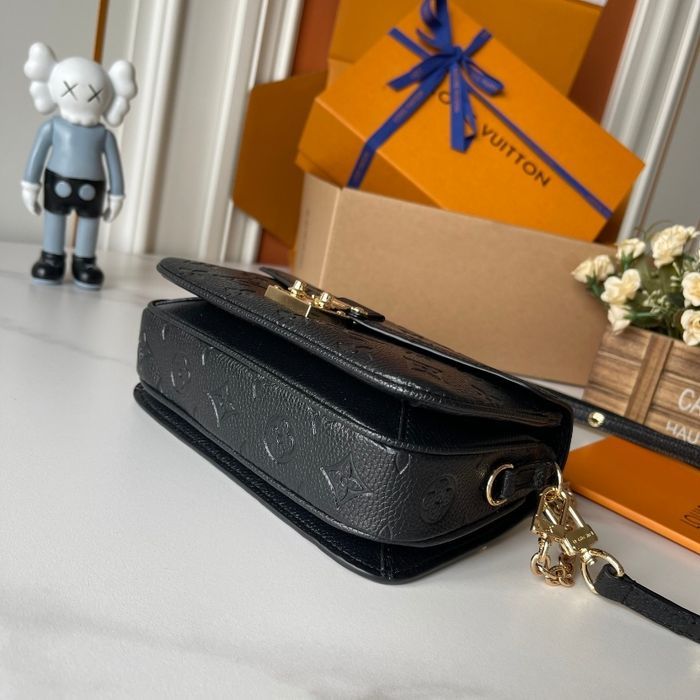 Louis Vuitton Tout neuf, jamais utilisé.
taille:39 x 30 x 15 cmM12429 - photo numéro 5