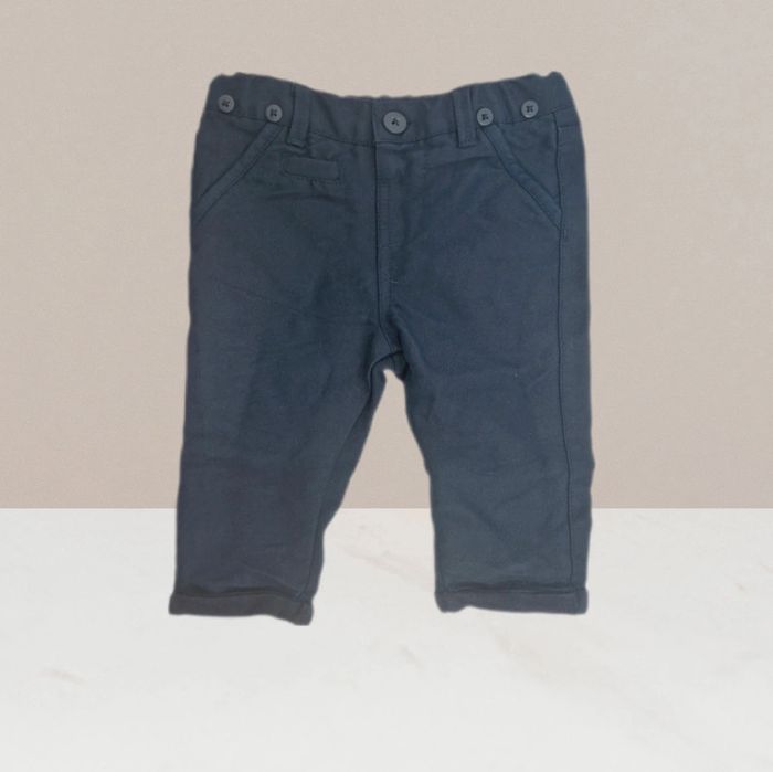 Magnifique pantalon bleu marine taille 6 Mois