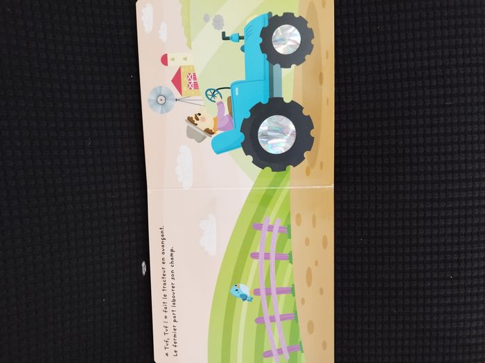 livre cartonné avec matière à toucher Les Engins - photo numéro 2