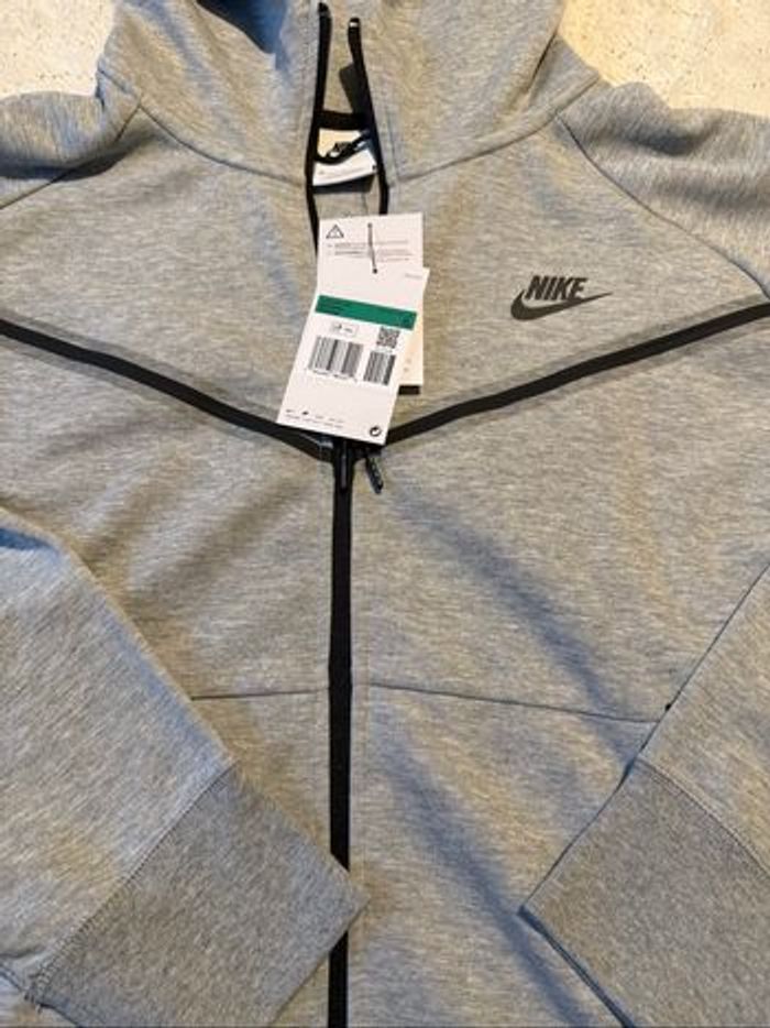 Nike Tech Fleece Windrunner homme – neuf avec étiquette - photo numéro 2