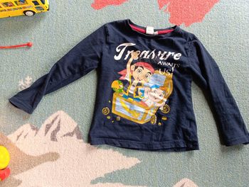 T-shirt manches longues 5ans Jake le pirate petit trou