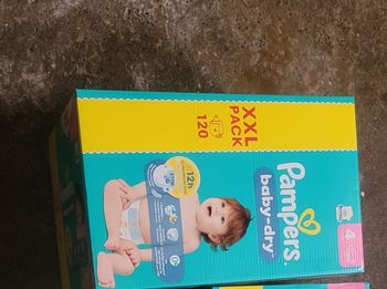 Couche pampers taille 4