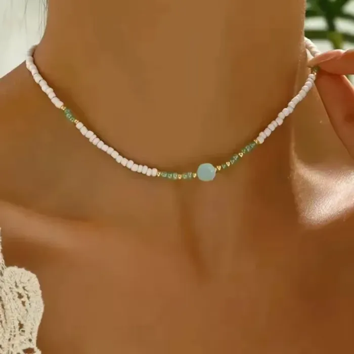 Collier perles de rocaille multicolores blanc et vert - photo numéro 2