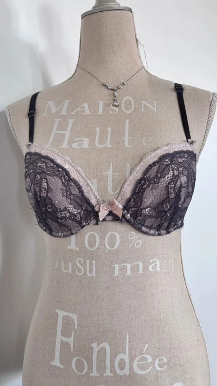 🎀 Soutien gorge rose pale et dentelle grise taille eu 75b FR 90b - photo numéro 5