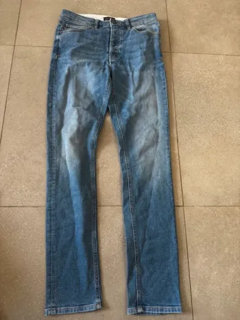 Jean Bizzbee, très bon état, 38x105cm