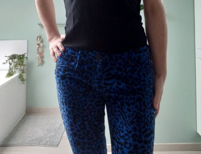Pantalon Love Moschino 38 / 29 - photo numéro 2