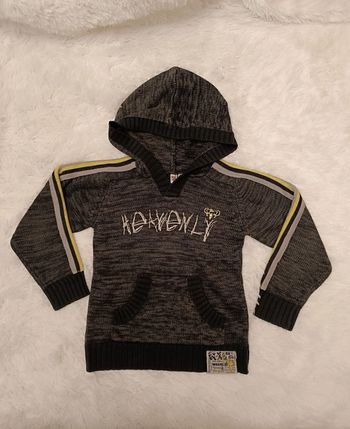 Pull à capuche T. 8 ans Street Elements