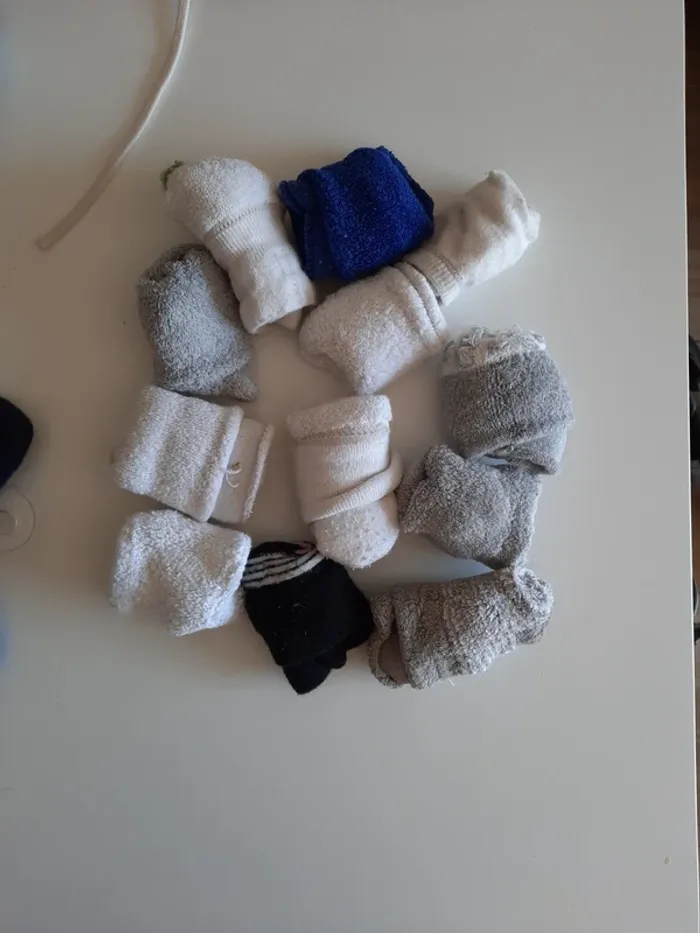 lot bonnet moufle chaussettes - photo numéro 2