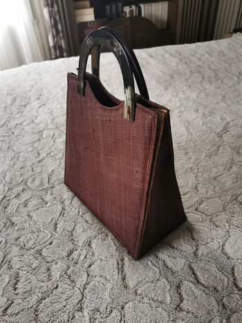 Sac à main de paille marron poignées en plastique