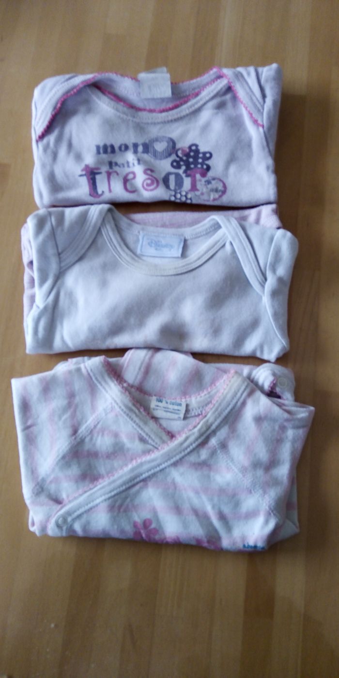 Lot 3 bodies fille 3 mois
