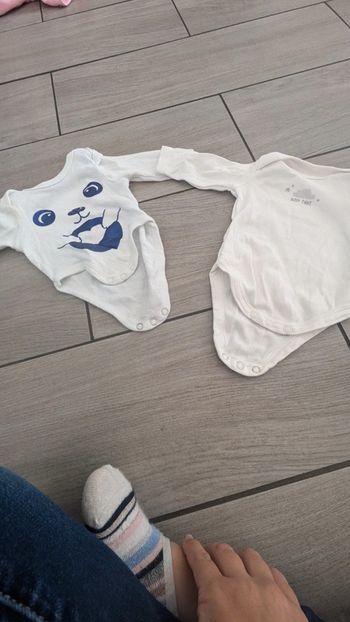 Lot de 2 bodies 1 mois