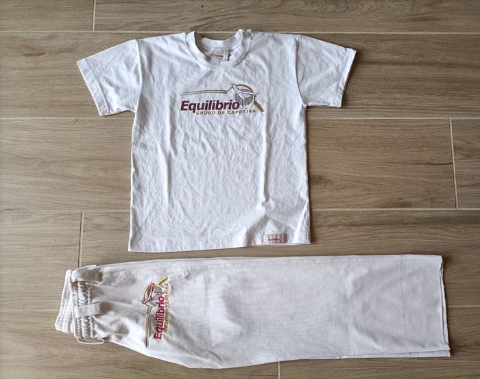Tenue capoeira enfant tee shirt pantalon 8 ans mixte blanc bon état - photo numéro 2