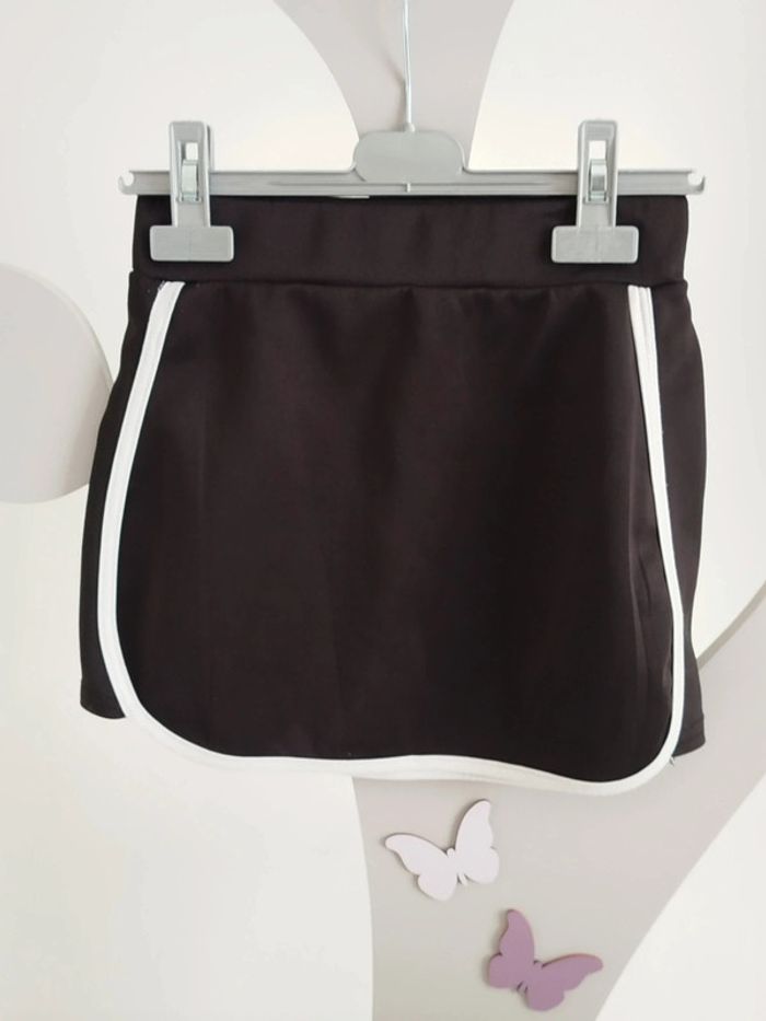 Jupe noire et blanche taille 10 ans - photo numéro 2