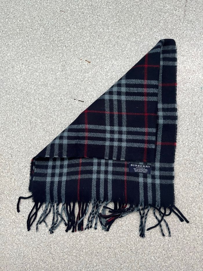 Écharpe Burberry - photo numéro 3