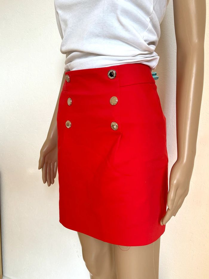 Jupe courte doublée à boutons dorés taille 34 Morgan neuve sans étiquette - photo numéro 2