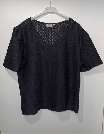 Lot 4 hauts femme en très bon état