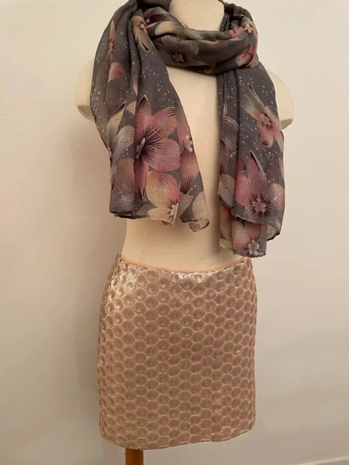 Superbe mini-jupe rose pâle