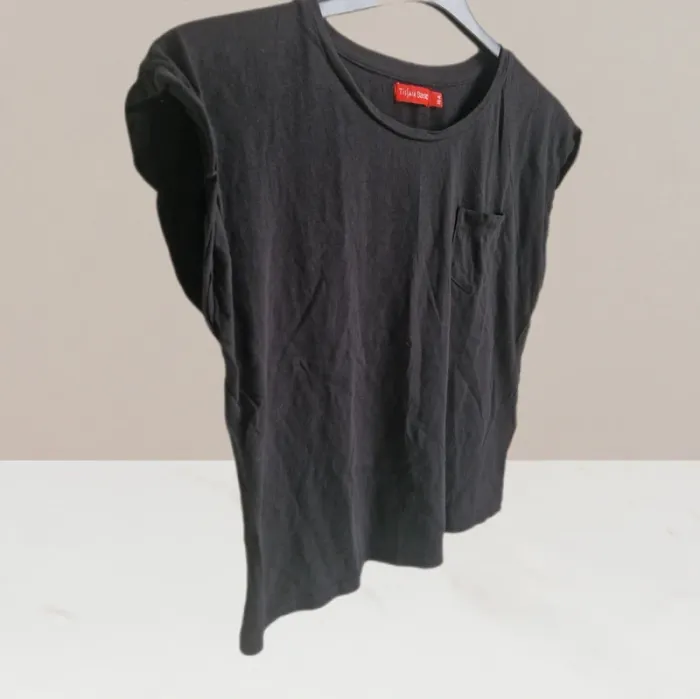 Superbe t-shirt noir - Tissaia - Taille 16 ans - photo numéro 2