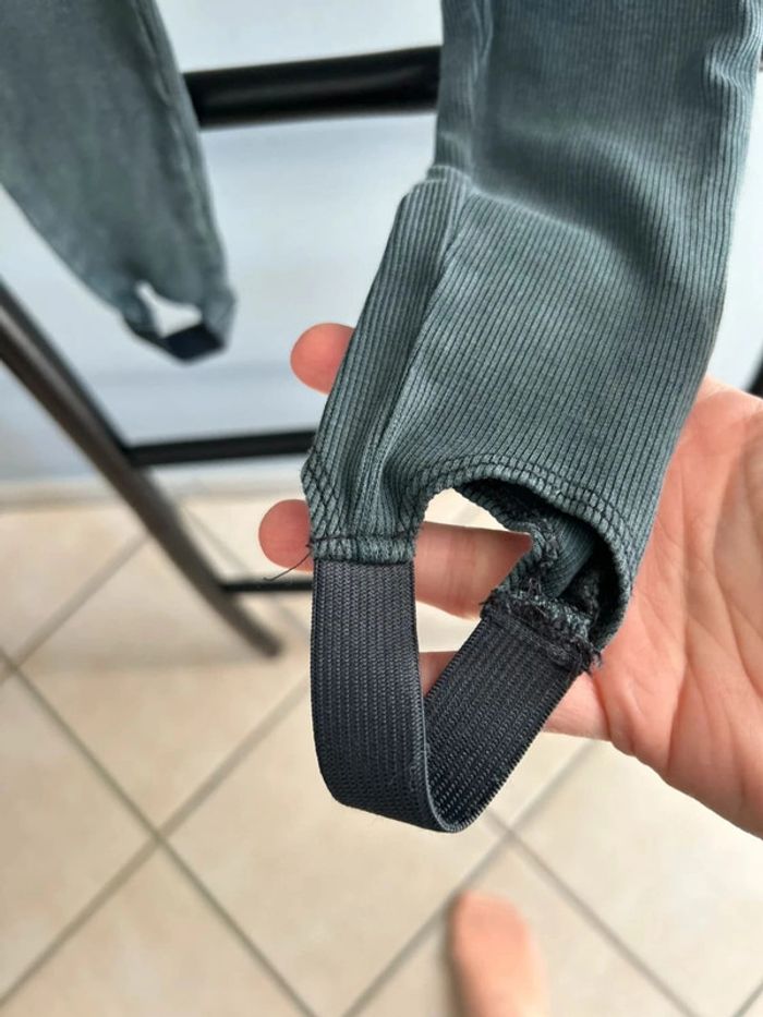 Legging fuseau côtelé / Zara - 4 ans (104 cm) - photo numéro 2