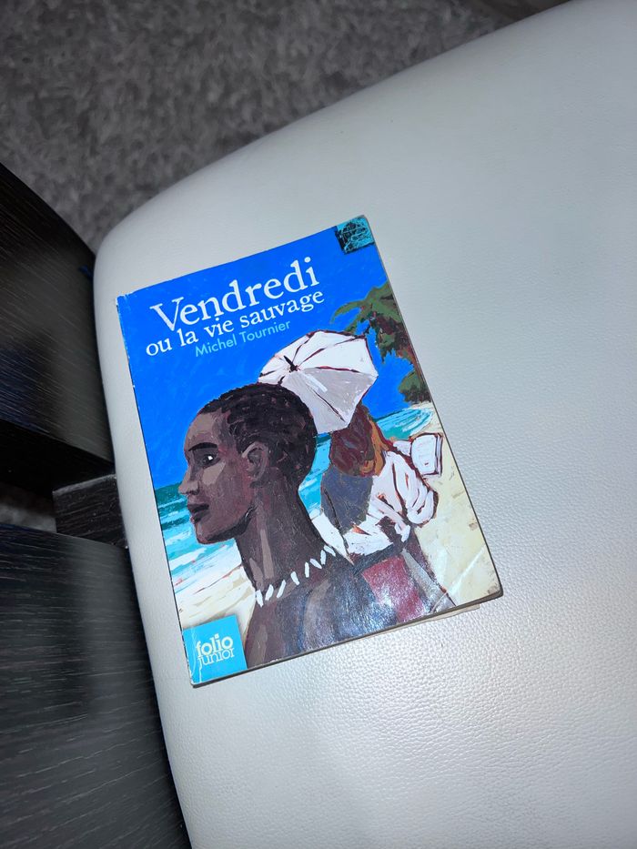 Livre vendredi ou la vie sauvage - photo numéro 2