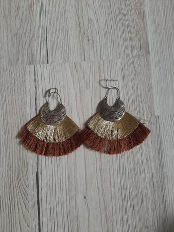 Super paire de boucles d'oreilles
