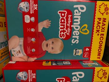 Un lot de deux cartons de couches Pampers taille4 Soit un total de 188couches à 48
