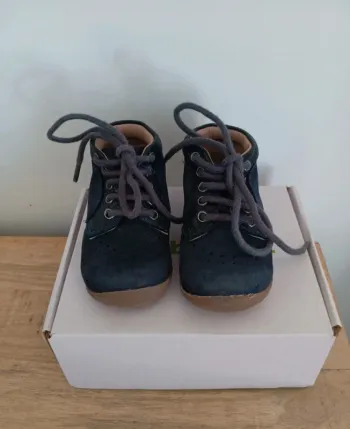 Chaussure bebe vertbaudet taille 19