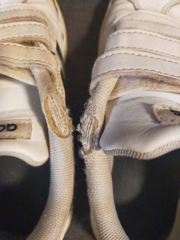 Baskets basses blanche a velcros T 32 adidas - photo numéro 6